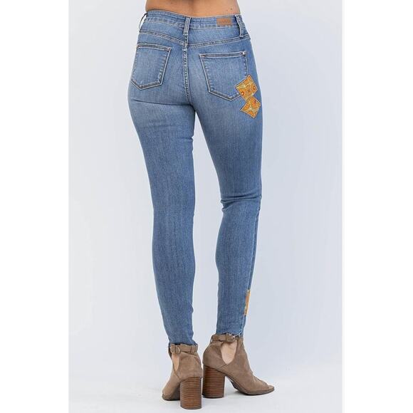 Judy Blue Mid Rise Skinny Jeans Boho Patch 70s Print Denim Stretch Fit Jeans - Picture 3 of 13